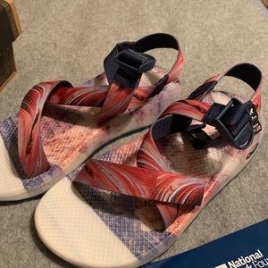 NWT Grand Canyon Chacos (z/cloud)